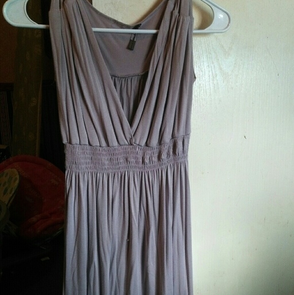 Dresses - Picture 4 of 7